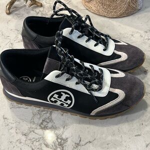 Tory Burch Navy size 8 Sneakers